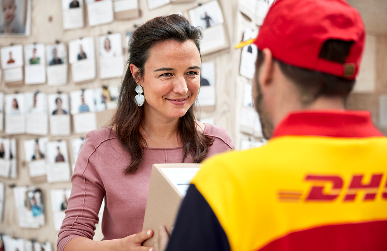 Shipping with DHL Express: the complete guide for e-commerce retailers